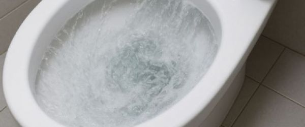 沖水力道差很大？馬桶5種沖水方式性能、噪音與水效完整比較